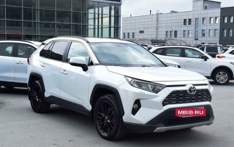 Toyota RAV4, 2021 год, 3 497 000 рублей, 2 фотография