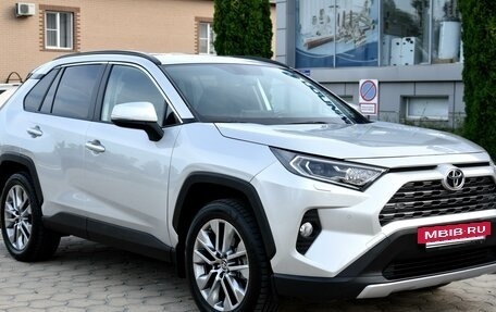 Toyota RAV4, 2021 год, 4 495 000 рублей, 10 фотография