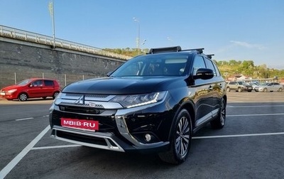 Mitsubishi Outlander III рестайлинг 3, 2018 год, 2 730 000 рублей, 1 фотография