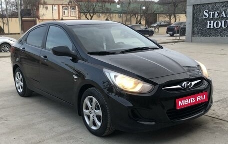 Hyundai Solaris II рестайлинг, 2012 год, 860 000 рублей, 1 фотография