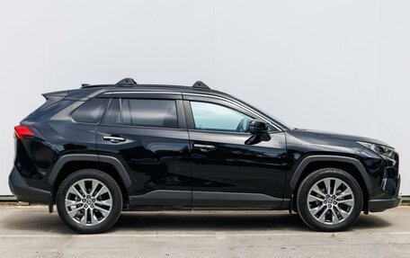 Toyota RAV4, 2022 год, 4 299 000 рублей, 5 фотография