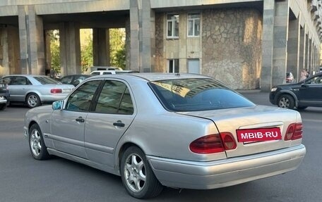 Mercedes-Benz E-Класс, 1997 год, 249 999 рублей, 11 фотография