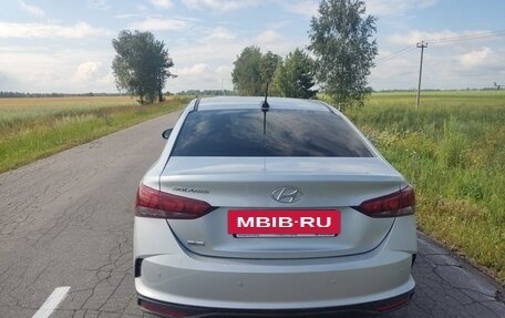 Hyundai Solaris II рестайлинг, 2021 год, 1 750 000 рублей, 5 фотография