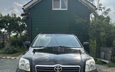 Toyota Avensis III рестайлинг, 2004 год, 800 000 рублей, 3 фотография