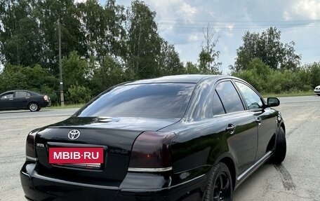 Toyota Avensis III рестайлинг, 2004 год, 800 000 рублей, 8 фотография