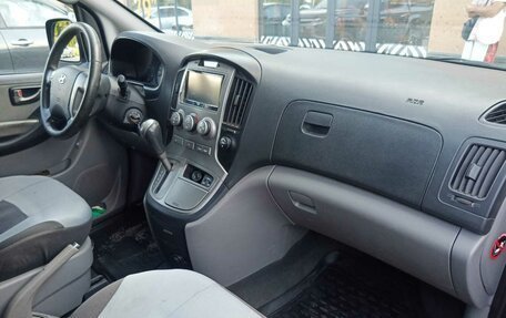 Hyundai H-1 II рестайлинг, 2011 год, 1 800 000 рублей, 12 фотография