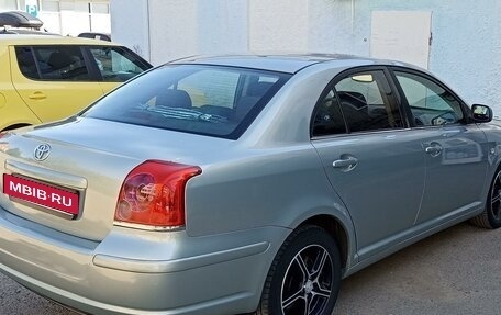 Toyota Avensis III рестайлинг, 2003 год, 790 000 рублей, 3 фотография