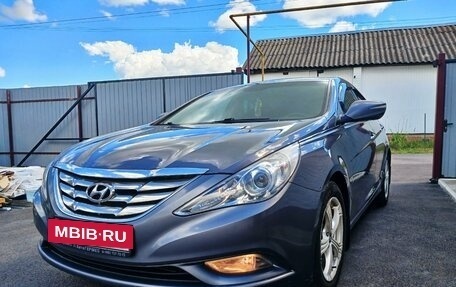 Hyundai Sonata VI, 2011 год, 1 230 000 рублей, 2 фотография