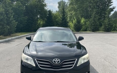 Toyota Camry, 2010 год, 1 490 000 рублей, 2 фотография