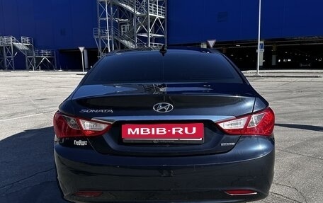 Hyundai Sonata VI, 2011 год, 1 300 000 рублей, 6 фотография