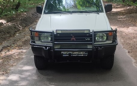 Mitsubishi Pajero III рестайлинг, 1995 год, 750 000 рублей, 3 фотография