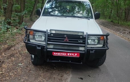 Mitsubishi Pajero III рестайлинг, 1995 год, 750 000 рублей, 2 фотография