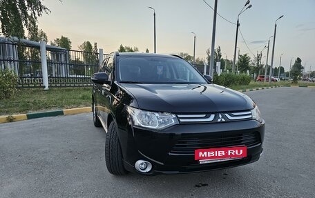 Mitsubishi Outlander III рестайлинг 3, 2012 год, 1 690 000 рублей, 3 фотография