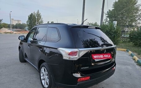 Mitsubishi Outlander III рестайлинг 3, 2012 год, 1 690 000 рублей, 7 фотография