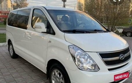 Hyundai Grand Starex Grand Starex I рестайлинг 2, 2017 год, 2 900 000 рублей, 3 фотография