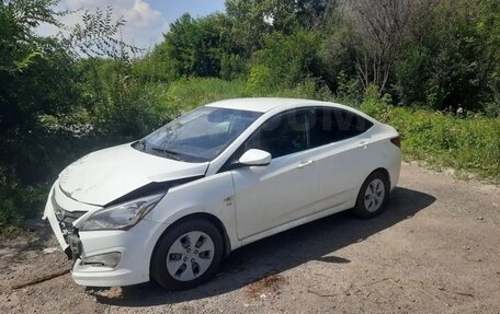 Hyundai Solaris II рестайлинг, 2015 год, 650 000 рублей, 1 фотография