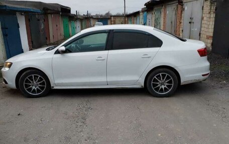 Volkswagen Jetta VI, 2011 год, 800 000 рублей, 3 фотография