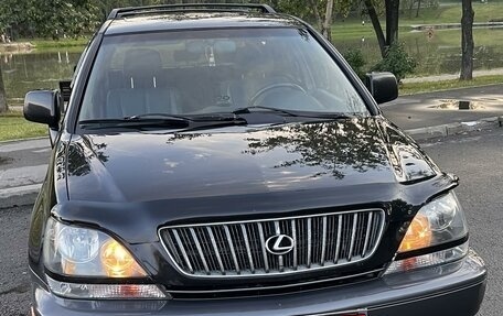 Lexus RX IV рестайлинг, 2000 год, 870 000 рублей, 2 фотография