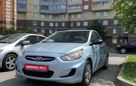 Hyundai Solaris II рестайлинг, 2011 год, 1 000 000 рублей, 1 фотография