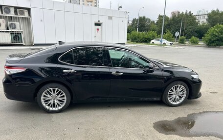 Toyota Camry, 2020 год, 3 850 000 рублей, 4 фотография