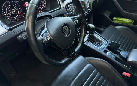 Volkswagen Passat B8 рестайлинг, 2017 год, 1 950 000 рублей, 2 фотография