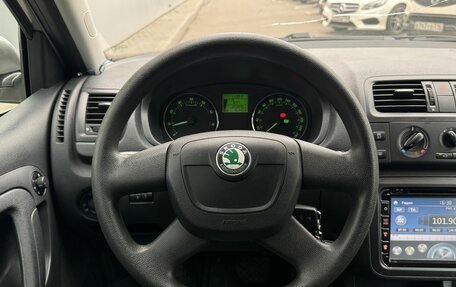 Skoda Fabia II, 2011 год, 800 000 рублей, 10 фотография