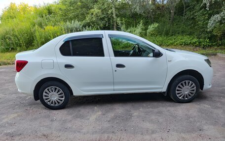 Renault Logan II, 2017 год, 650 000 рублей, 4 фотография