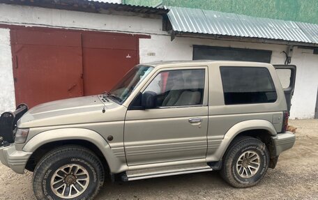 Mitsubishi Pajero III рестайлинг, 1993 год, 430 000 рублей, 4 фотография