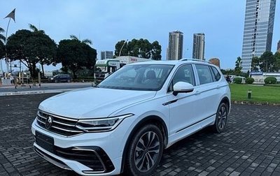 Volkswagen Tiguan II, 2024 год, 4 020 000 рублей, 1 фотография