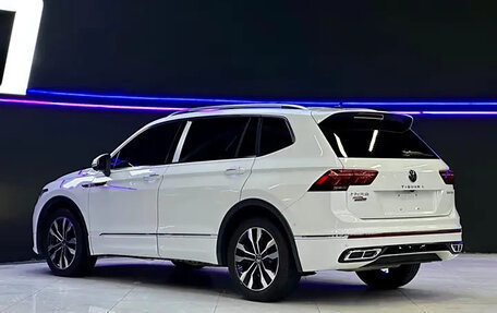 Volkswagen Tiguan II, 2022 год, 3 380 000 рублей, 4 фотография