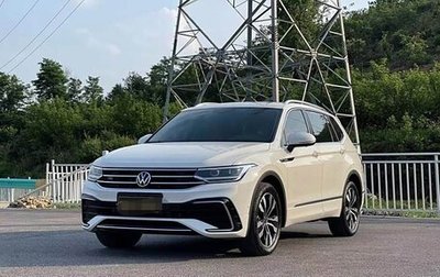 Volkswagen Tiguan II, 2022 год, 3 615 000 рублей, 1 фотография