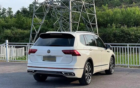 Volkswagen Tiguan II, 2022 год, 3 615 000 рублей, 7 фотография