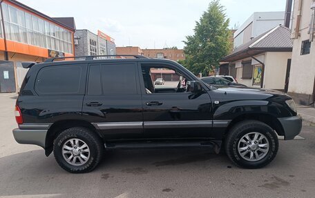 Toyota Land Cruiser 100 рестайлинг 2, 2004 год, 2 300 000 рублей, 3 фотография