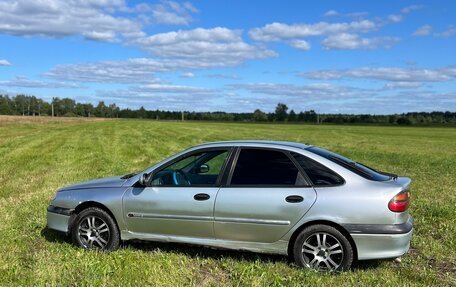 Renault Laguna II, 2000 год, 150 000 рублей, 3 фотография