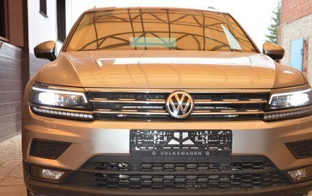 Volkswagen Tiguan II, 2018 год, 3 600 000 рублей, 4 фотография