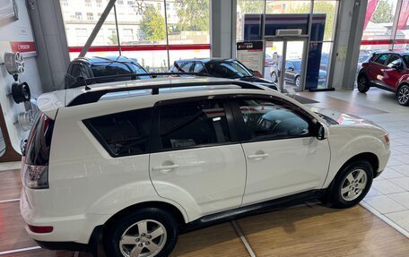 Mitsubishi Outlander III рестайлинг 3, 2011 год, 1 249 000 рублей, 4 фотография