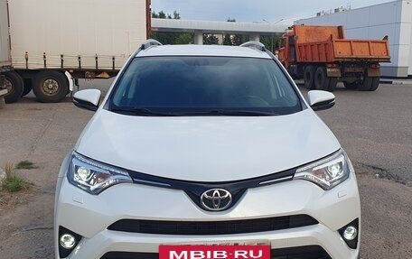 Toyota RAV4, 2018 год, 3 100 000 рублей, 6 фотография