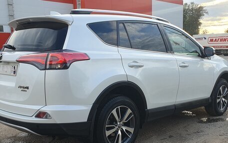 Toyota RAV4, 2018 год, 3 100 000 рублей, 7 фотография