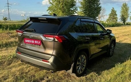 Toyota RAV4, 2020 год, 4 400 000 рублей, 5 фотография