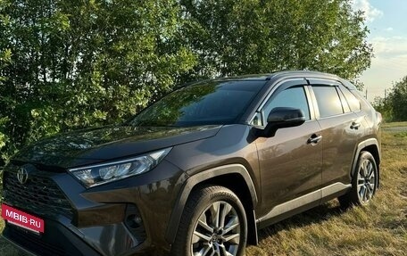 Toyota RAV4, 2020 год, 4 400 000 рублей, 8 фотография