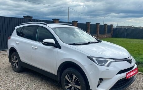 Toyota RAV4, 2017 год, 2 730 000 рублей, 2 фотография