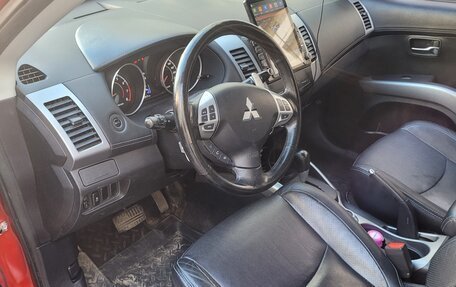 Mitsubishi Outlander III рестайлинг 3, 2011 год, 1 200 000 рублей, 9 фотография