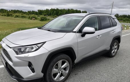 Toyota RAV4, 2021 год, 3 850 000 рублей, 3 фотография