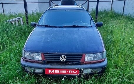 Volkswagen Passat B4, 1996 год, 125 000 рублей, 2 фотография