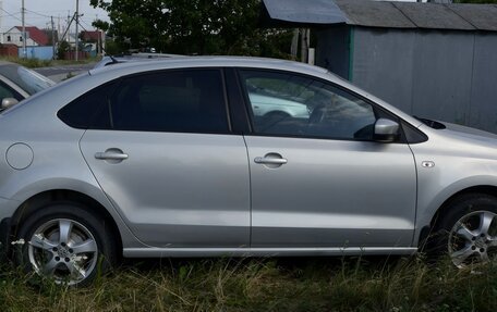 Volkswagen Polo VI (EU Market), 2011 год, 750 000 рублей, 2 фотография