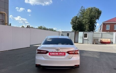 Toyota Camry, 2018 год, 3 170 000 рублей, 6 фотография