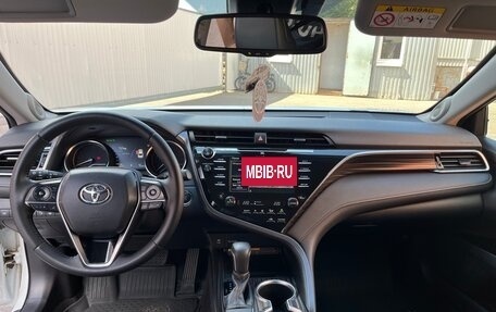 Toyota Camry, 2018 год, 3 170 000 рублей, 11 фотография