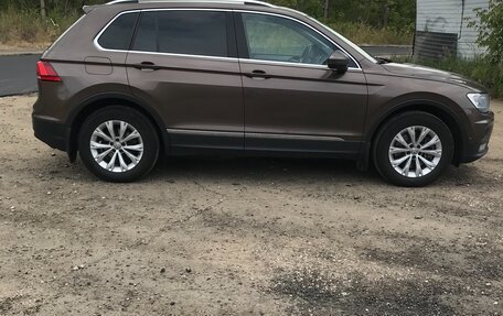 Volkswagen Tiguan II, 2018 год, 2 700 000 рублей, 2 фотография