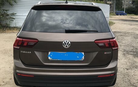 Volkswagen Tiguan II, 2018 год, 2 700 000 рублей, 3 фотография