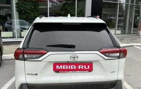 Toyota RAV4, 2022 год, 4 650 000 рублей, 4 фотография